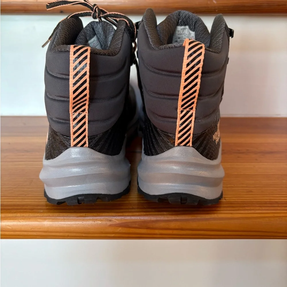 Women’s The North Face Snow Boots - Picture 5 of 6